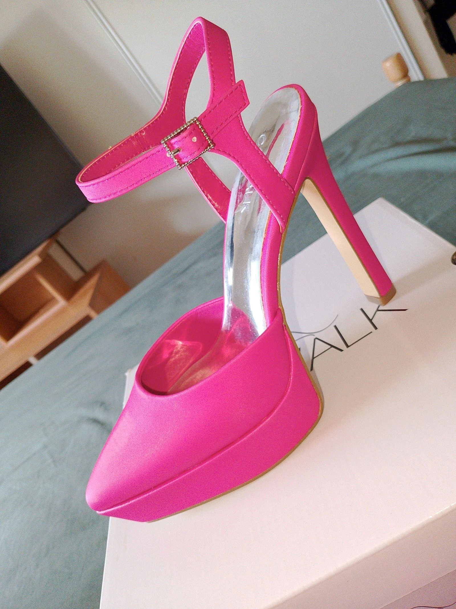 👠 Beautiful fuchsia platform Catwalk pumps (Size 38) – photo 9